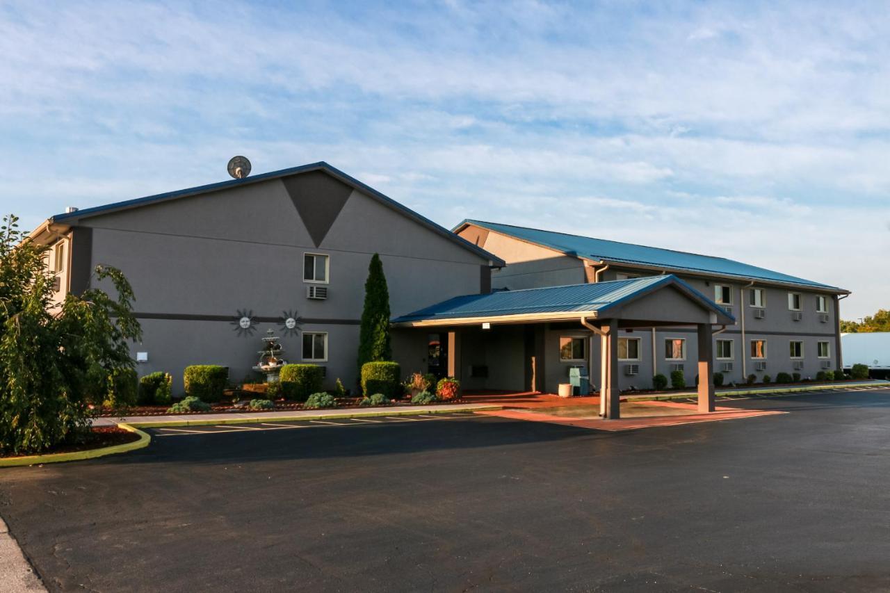 Super 8 By Wyndham Indianapolis Emerson Exterior foto