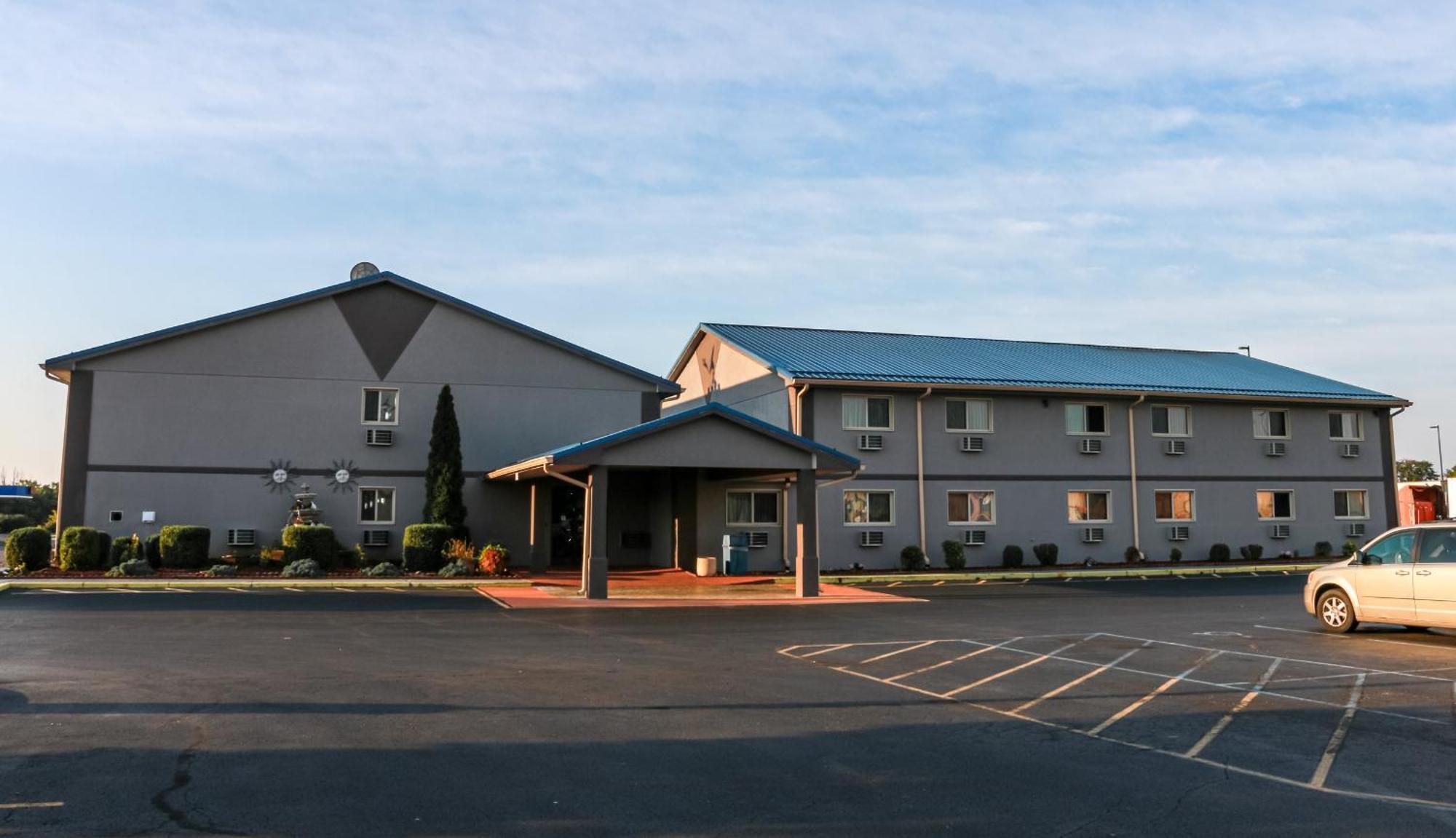Super 8 By Wyndham Indianapolis Emerson Exterior foto